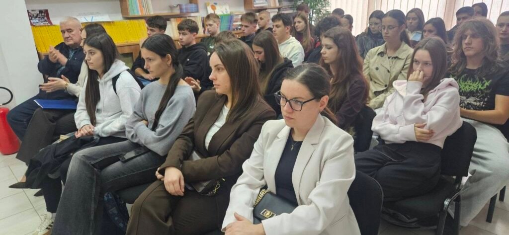 Gimnazijalci na književnom susretu u Mrkonjić Gradu