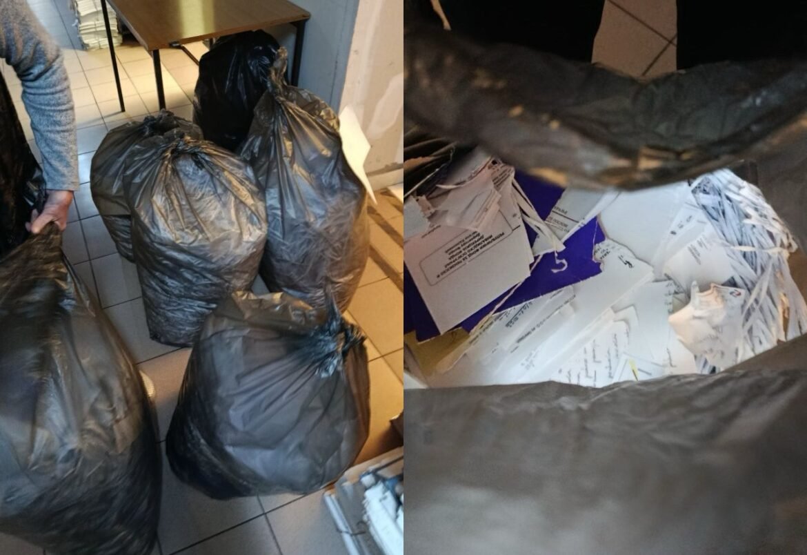 Uništavanje dokumentacije: crne kese pune isjeckanih papira